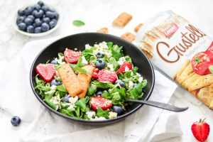 Rezept: Sommerlicher Salat mit Gustelli Cracker