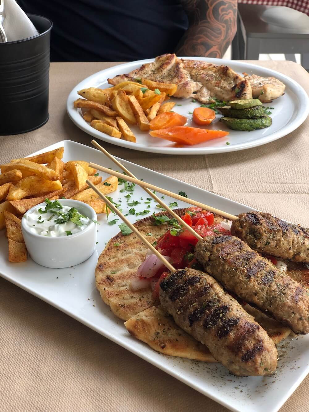 Griechisches Essen im Restaurant Broadway in Kos 